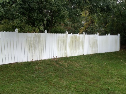 Marc’s on the Glass pressure washing white vinyl and aluminum fence with mold, mildew, algae, moss with bleach in Chesterfield VA